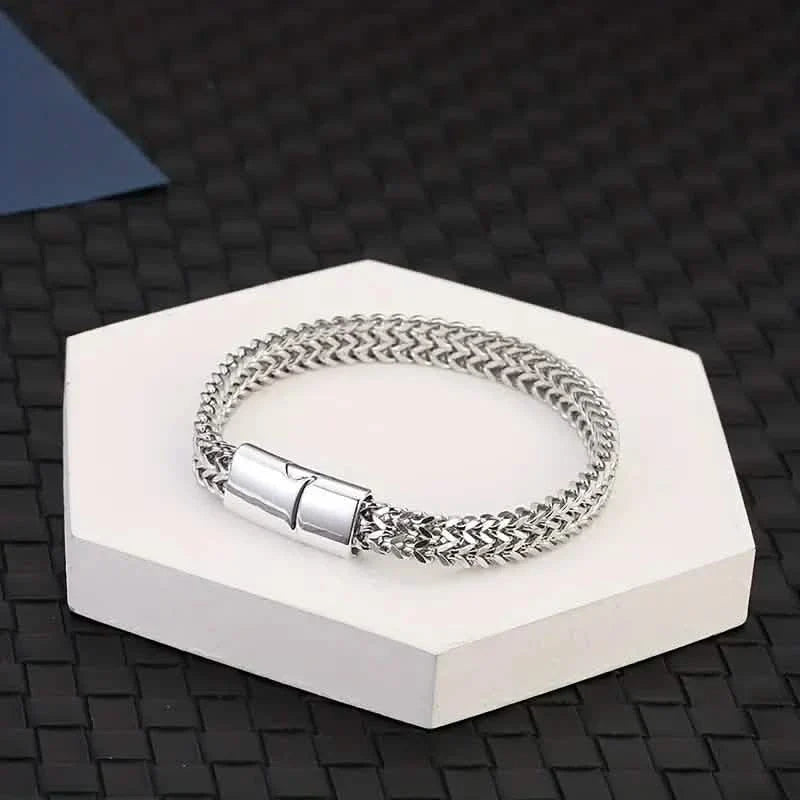 Herrenarmband aus geflochtenem Edelstahl mit Magnetverschluss