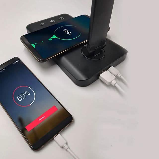 Schreibtischlampe mit kabelloser Handy-Ladefunktion