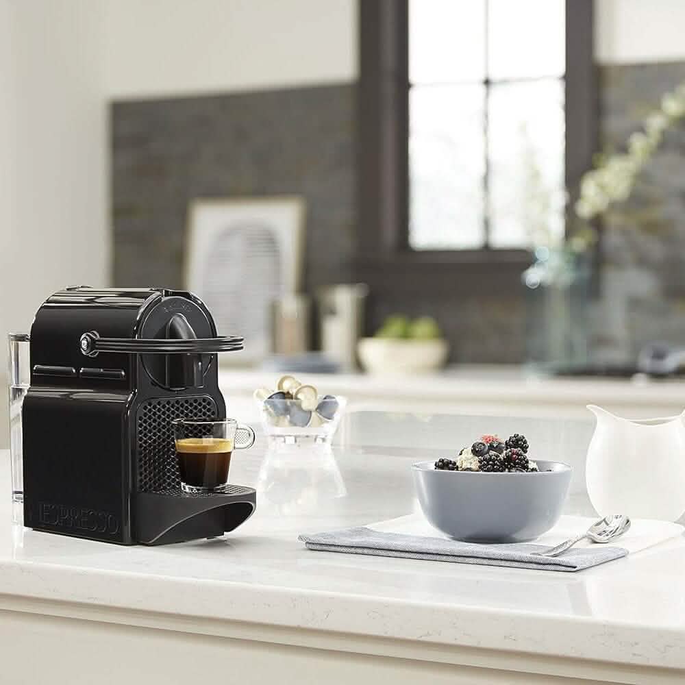 Nespresso Inissia Espressomaschine von De'Longhi 24 oz. - Schwarz (Generalüberholt)