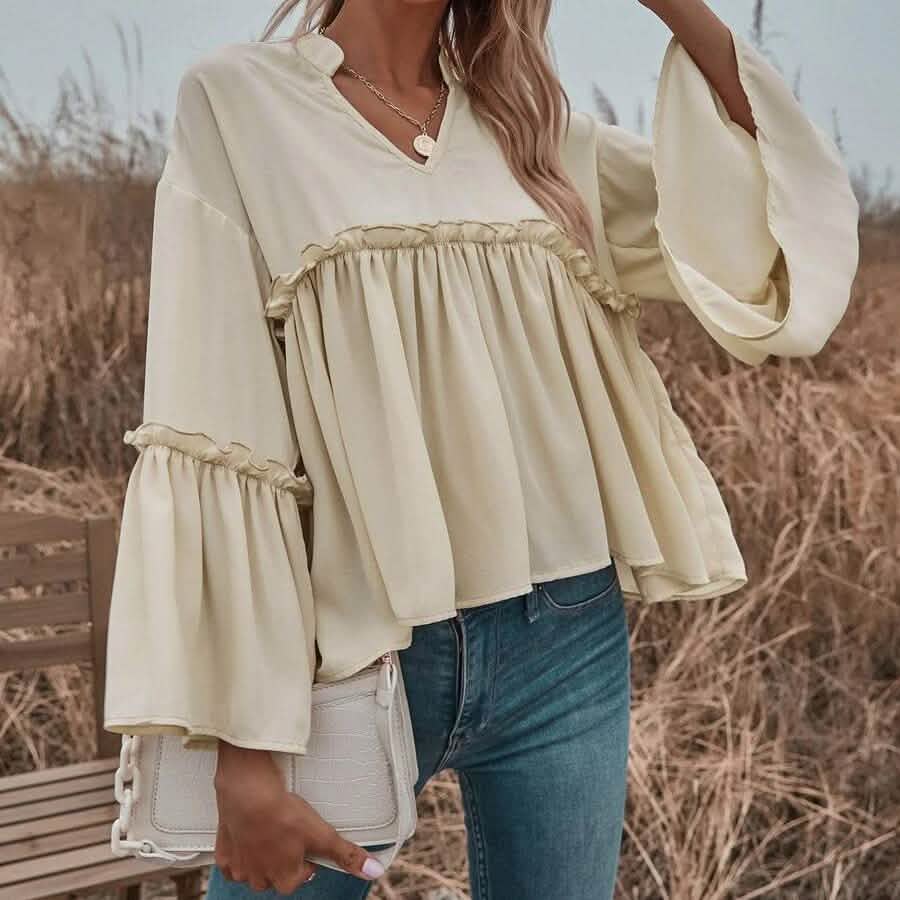 Babydoll-Bluse mit gekerbter Halslinie, Rüschenbesatz und Volantärmeln