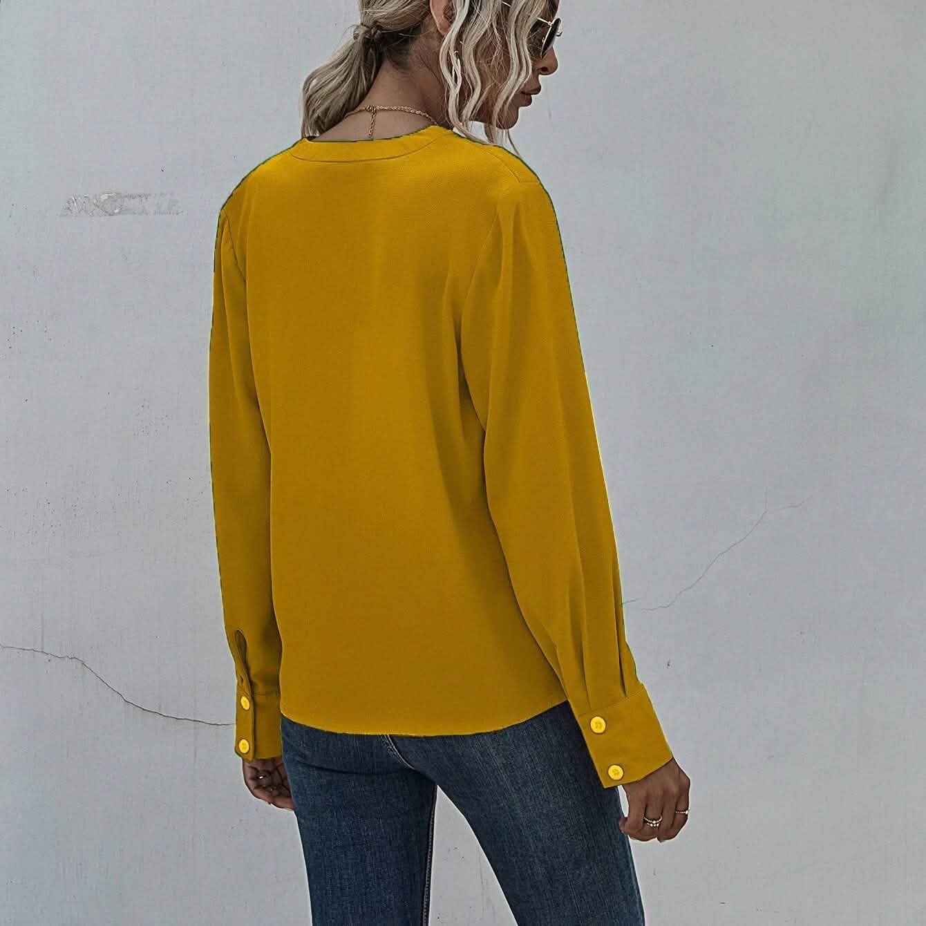 Bluse mit Kerbenhals und plissierter Verzierung
