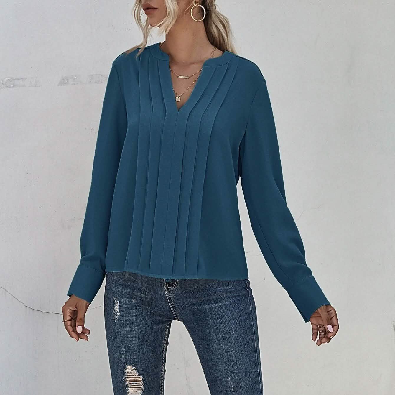 Bluse mit Kerbenhals und plissierter Verzierung