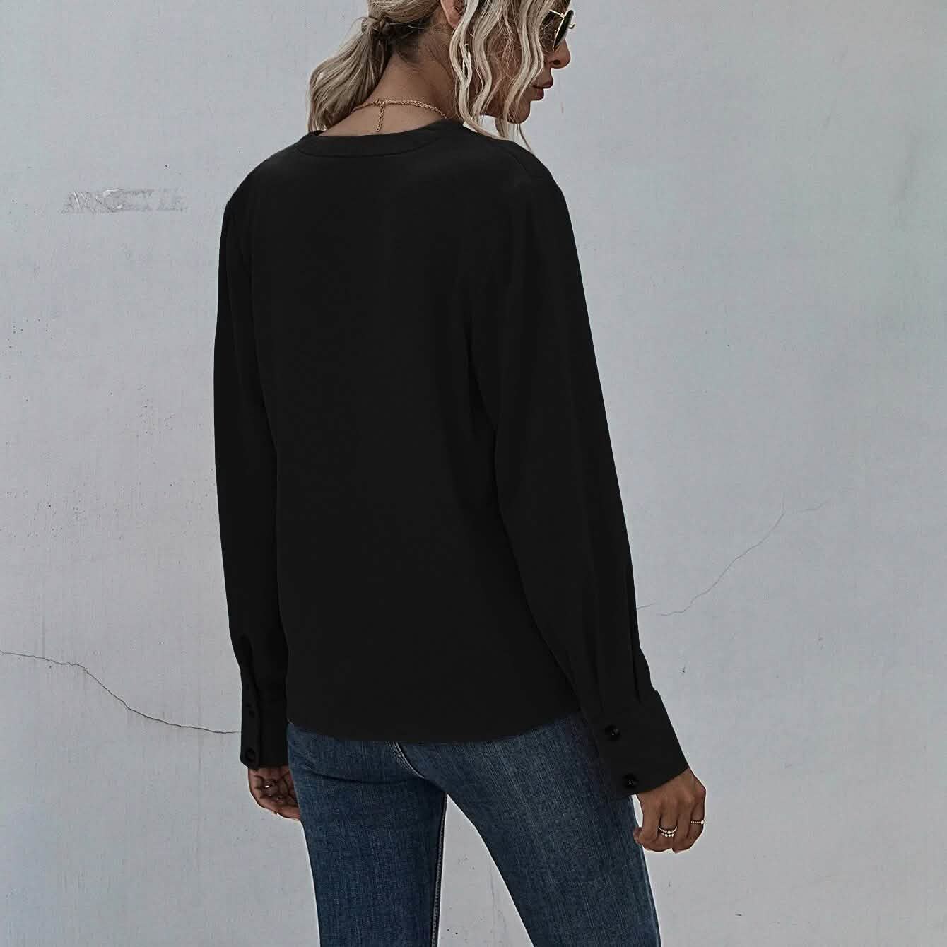 Bluse mit Kerbenhals und plissierter Verzierung