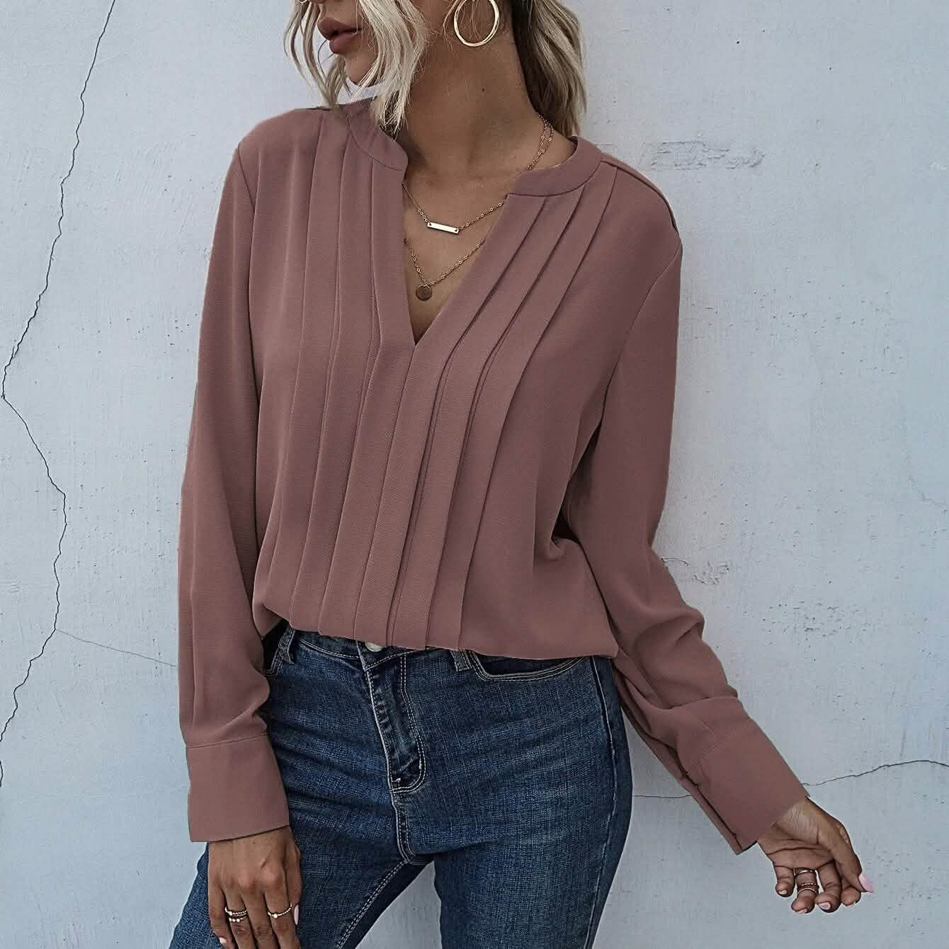 Bluse mit Kerbenhals und plissierter Verzierung