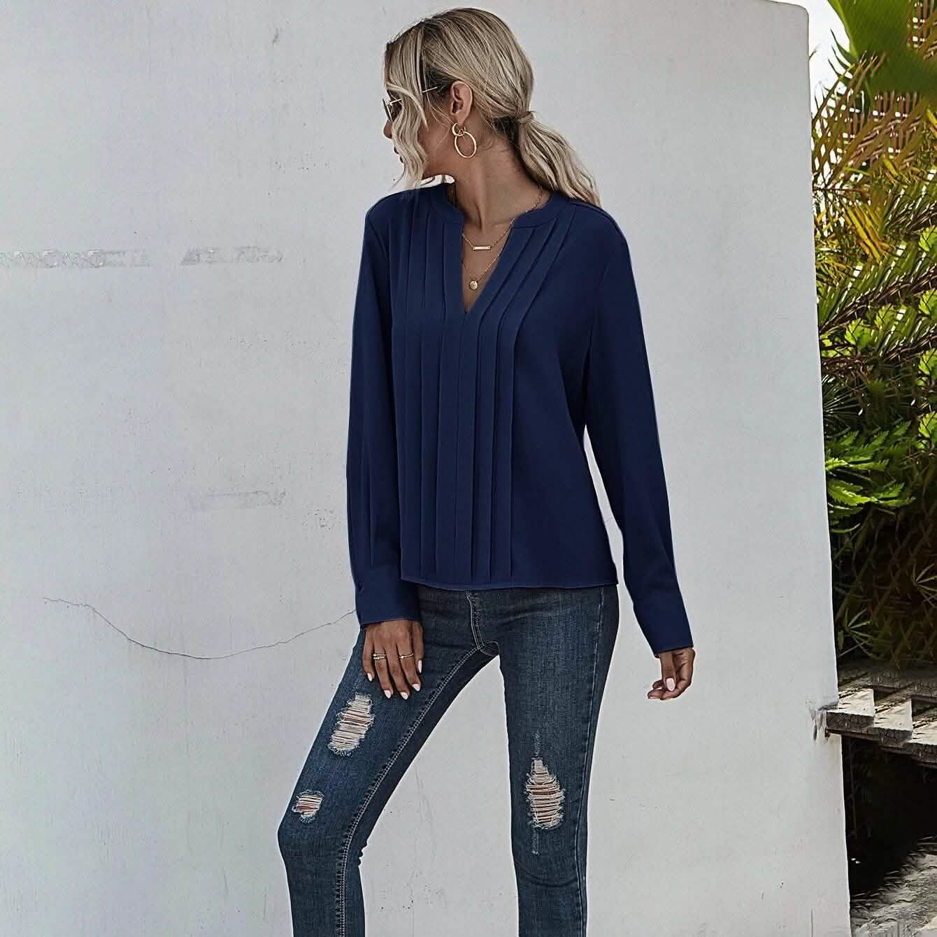 Bluse mit Kerbenhals und plissierter Verzierung