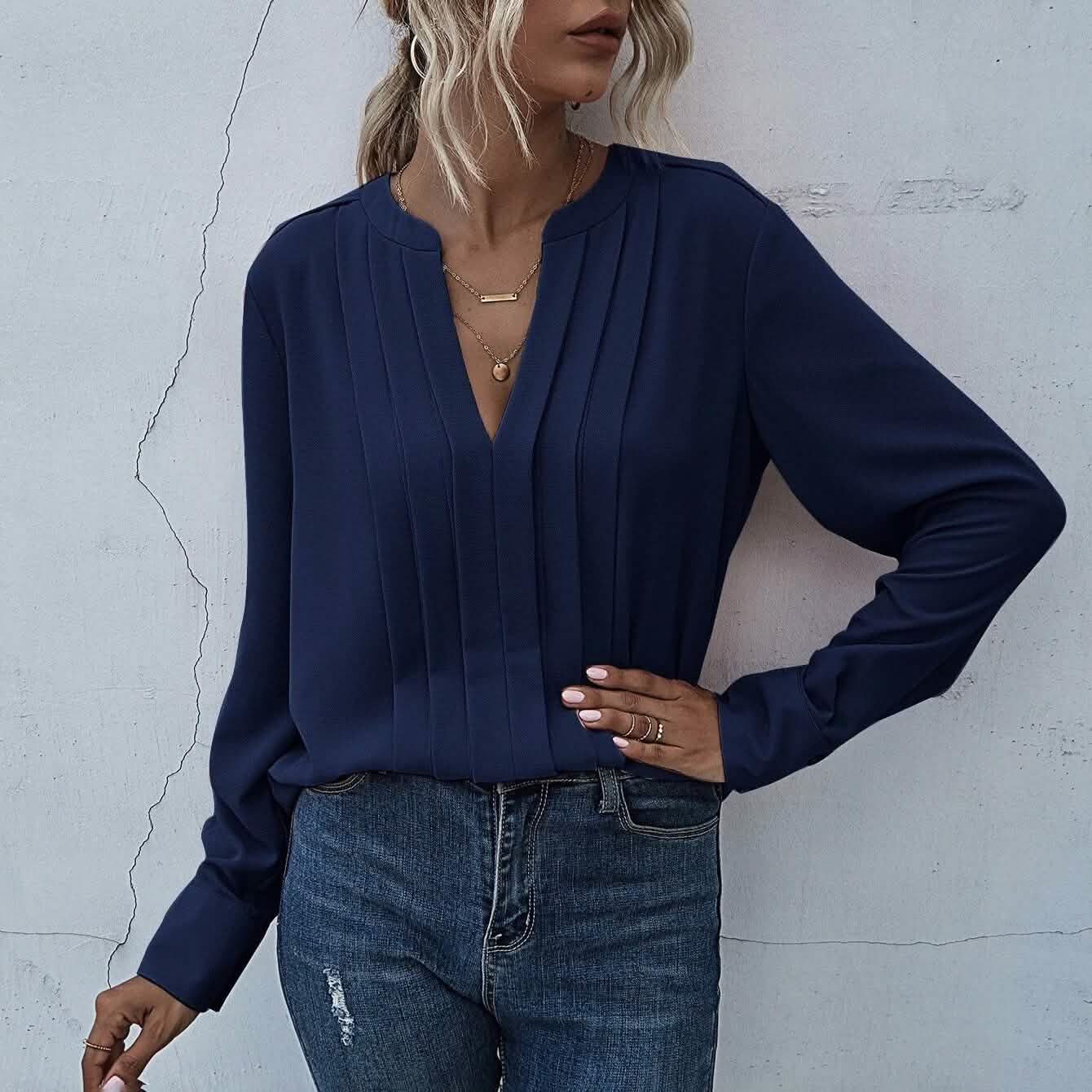 Bluse mit Kerbenhals und plissierter Verzierung