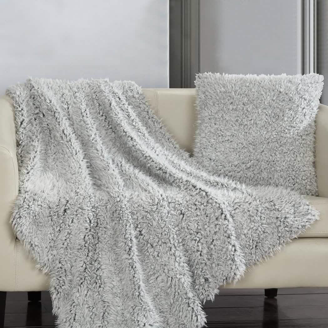 Kuscheldecke und Kissen-Set