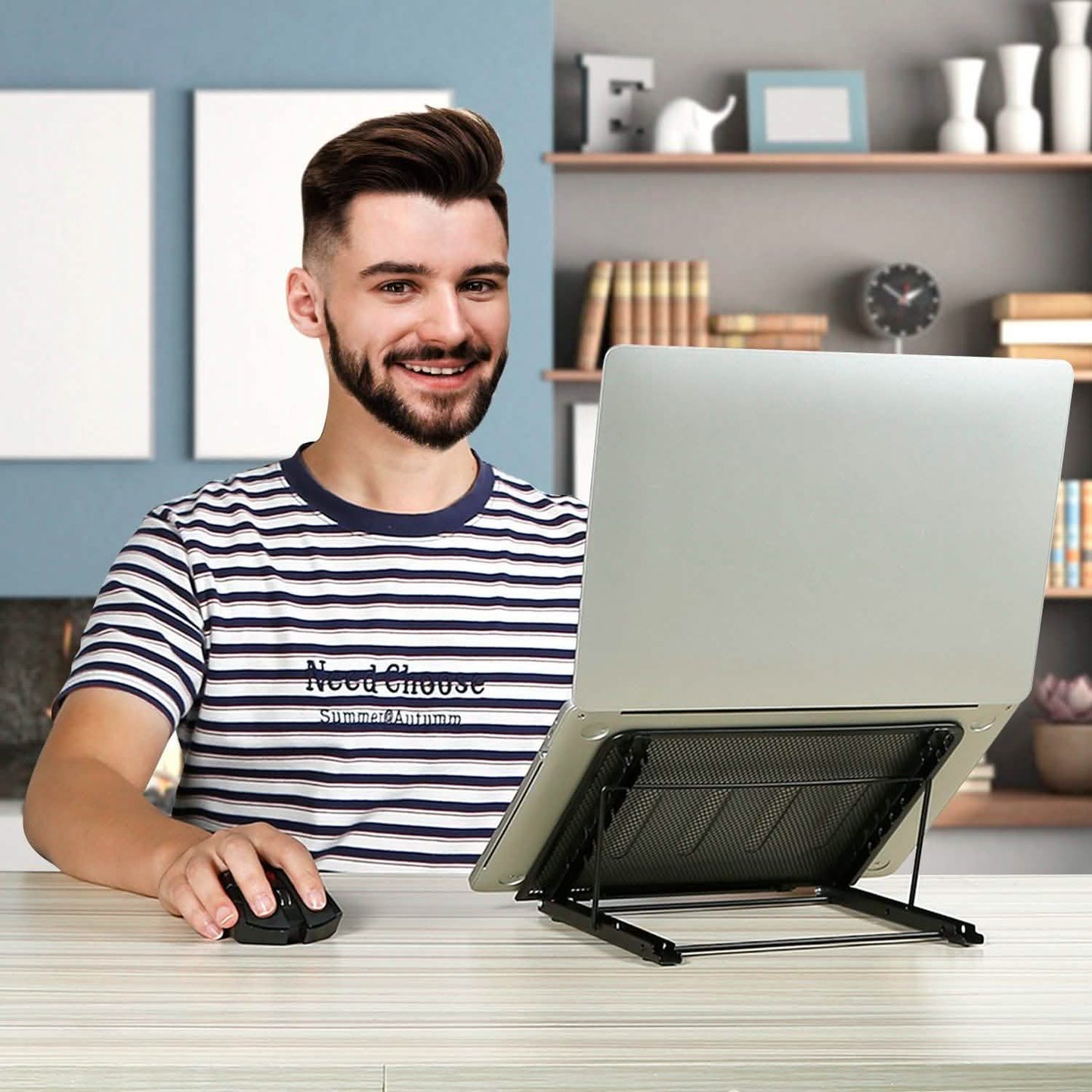 Tragbarer, faltbarer Laptopständer mit verstellbaren Winkeln