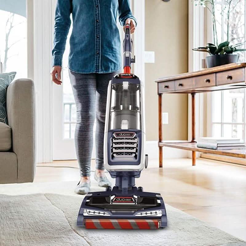 Shark DuoClean Powered Lift-Away Beutelloser aufrechter Staubsauger (überarbeitet)
