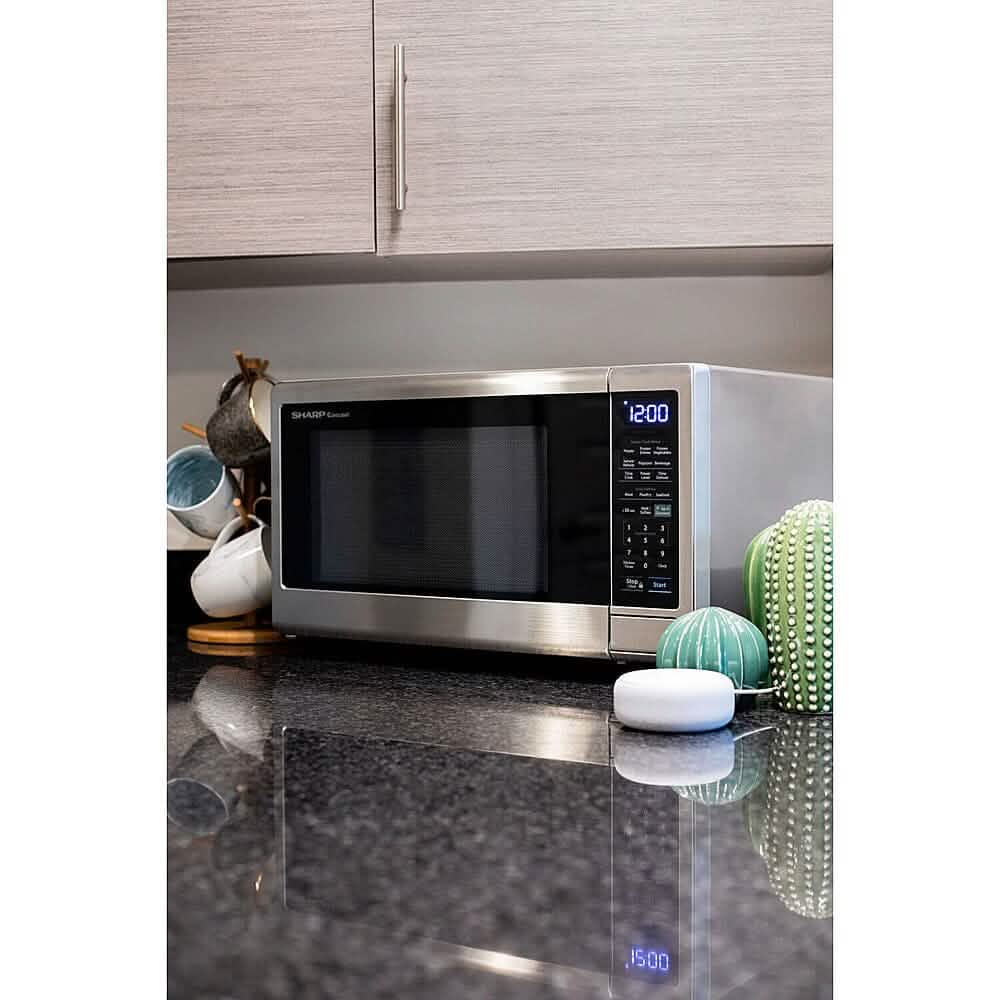 Sharp 1,4 Cu. Ft. Arbeitsplatten-Mikrowelle mit Alexa-fähiger Steuerung