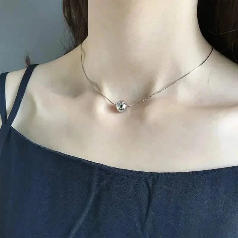 Schlichte Retro-Halskette im böhmischen Stil aus 925er Sterlingsilber mit kleinem Kugelanhänger