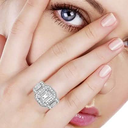 Dreistein-Ring mit smaragdgeschliffenem Zirkonia in 18 Karat Weißgold – Größe: 9