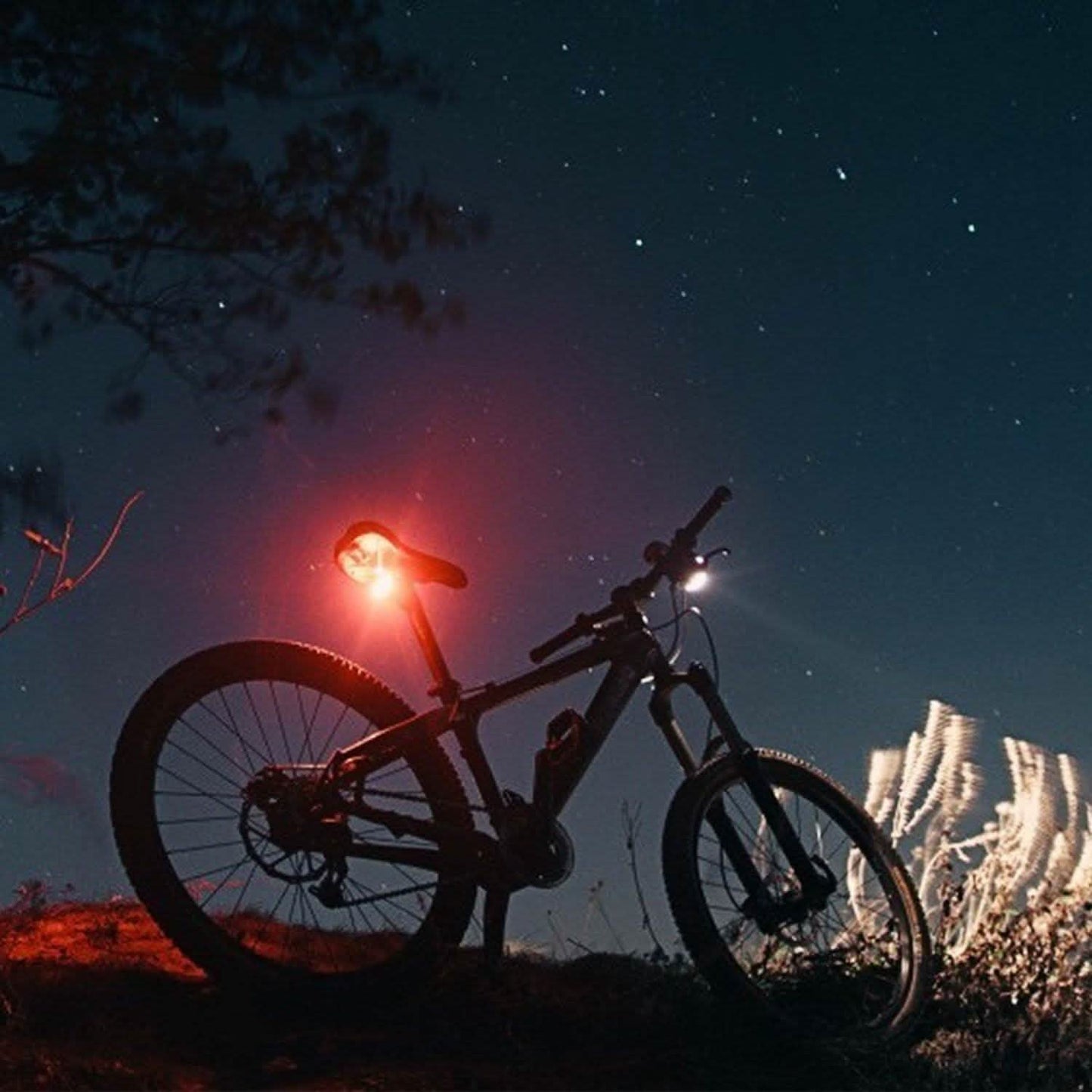 USB wiederaufladbares Fahrradlicht-Set mit Tachometer und Kilometerzähler