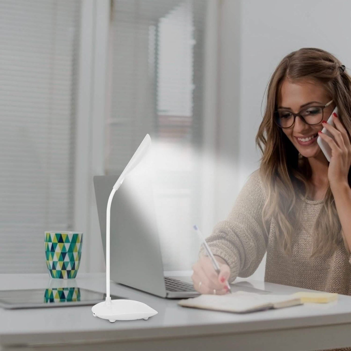 USB wiederaufladbare Tischlampe Dimmbare LED Flexible Schwanenhals-Schreibtischlampe