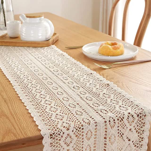 Häkelspitze-Tischdecke im Vintage-Landhausstil