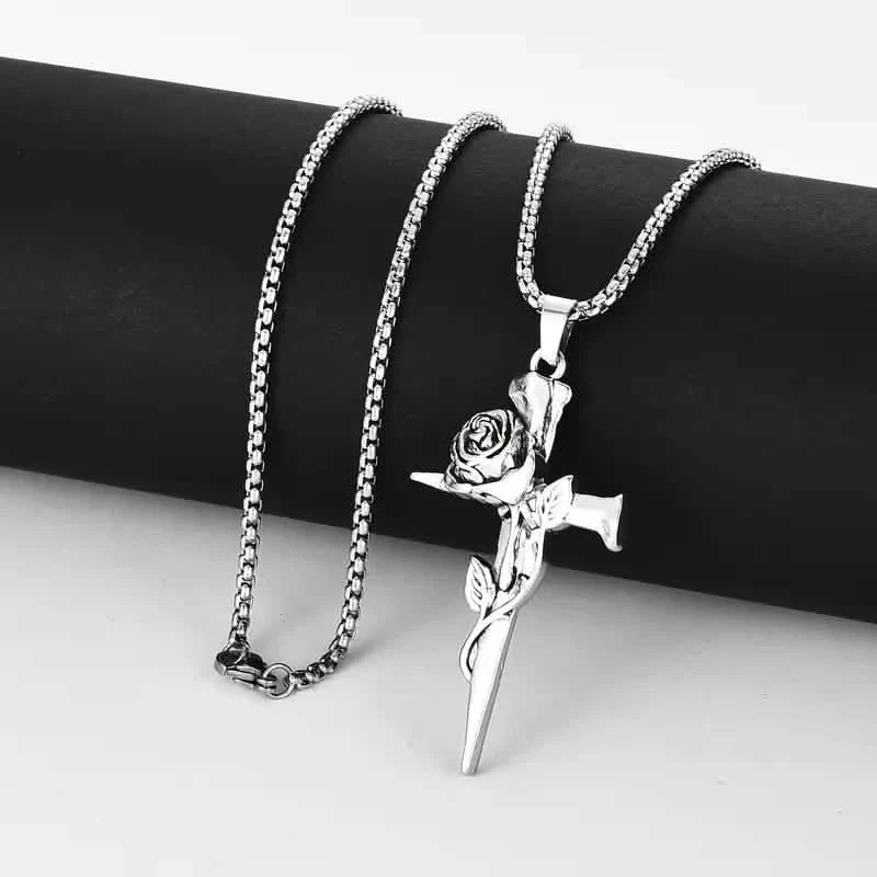 Vintage-inspirierte Herren Halskette mit Anhänger aus Titanstahl - Einzigartiges Kehlketten-Design mit Kreuz- und Rosenakzenten