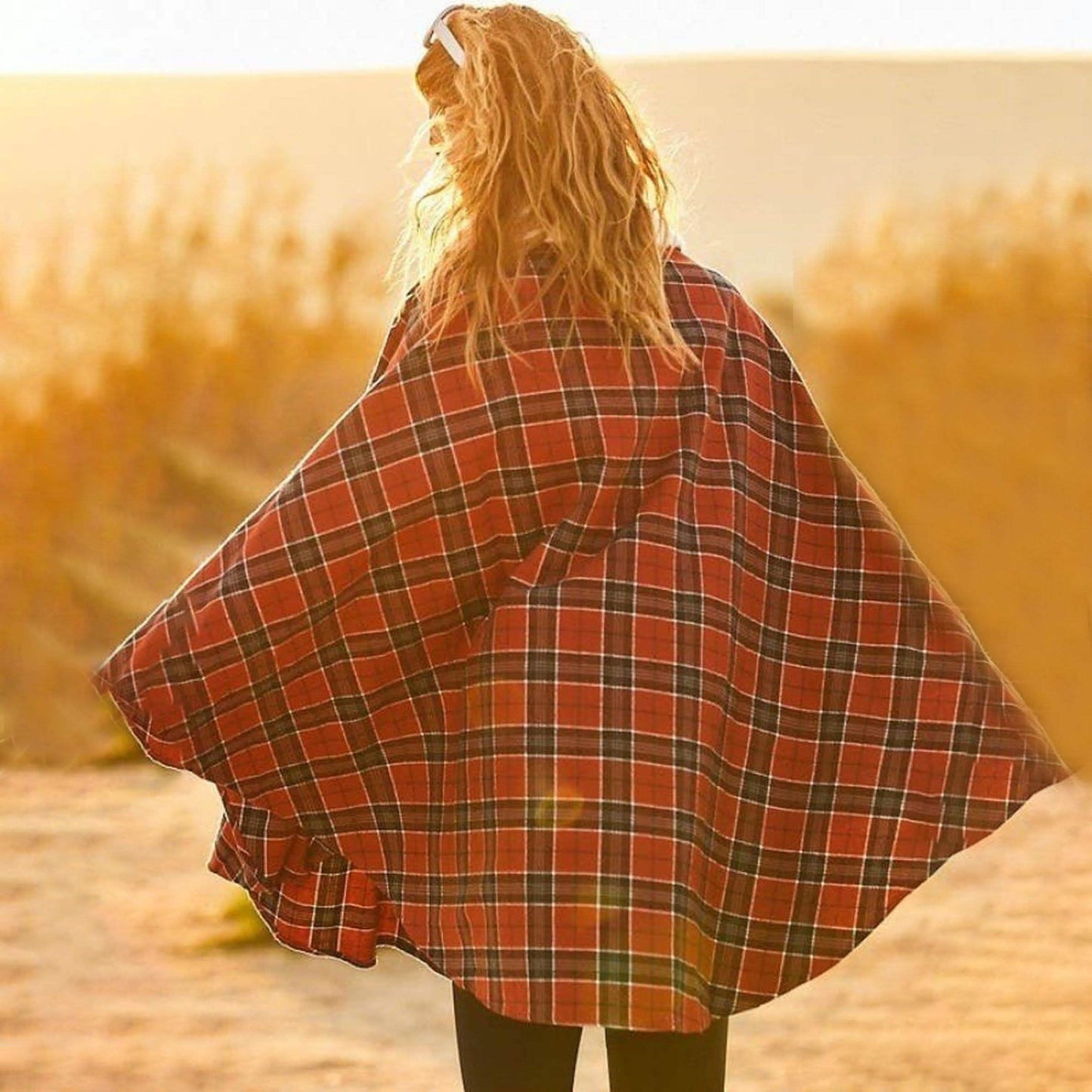 Winter-Poncho mit Karomuster und Taschen