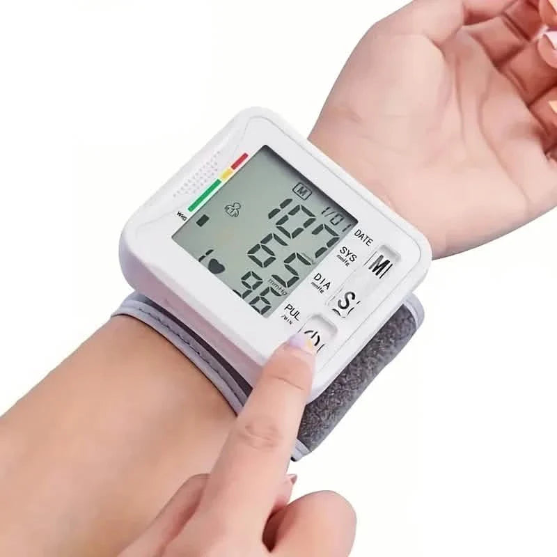 Handgelenk-Blutdruckmessgerät mit LCD-Anzeige, verstellbarer Manschette mit Erkennung von unregelmäßigem Herzschlag